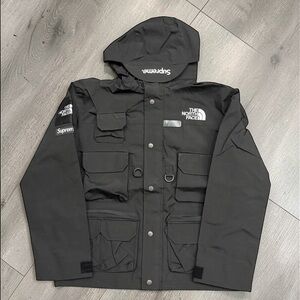 Supreme x The North Face Cargo Jacket - Black